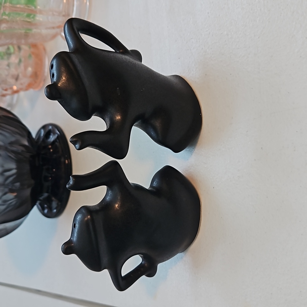 MICHAEL LAMBERT 1970'S DANCING SALT & PEPPER SHAKERS (BLACK)